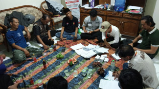 Niat Sebar Amplop, Empat Warga Rejoso Pasuruan Ditangkap Satgas Anti Money Politic