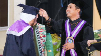 625 Lansia Tangguh Kota Pasuruan Diwisuda