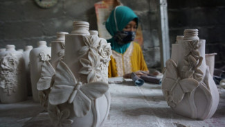 Jelang Nataru, Perajin Fiberglass di Jombang Banjir Pesanan