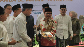 Santri di Jombang Ikuti Uji Coba Makan Bergizi Gratis Bareng Menko PM Muhaimin Iskandar