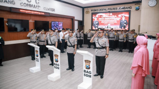 Pimpin Sertijab 3 Kapolsek, Ini Pesan Kapolres Jombang