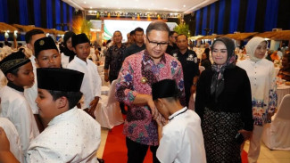 200 Pelajar di Kota Batu Terima Tas dan Santunan Pj Wali Kota