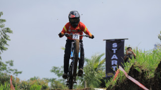 Ketatnya Persaingan Pebalap Sepeda Gunung Dalam Ajang New L’SIMA Bike Park