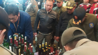 Jelang Ramadan 4 Toko Penjual Miras di Kota Malang Dirazia Satpol PP