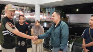 Berbuat Mesum di Alun-alun, Sejoli Asal Luar Jombang Dijaring Satpol PP