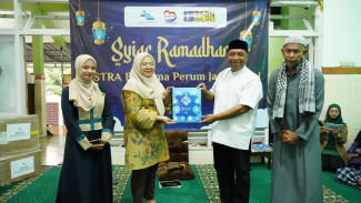 Distra RSBN Malang Khusyuk Mengaji dengan Al Quran Braille Bantuan PJT I