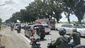 H+1 Lebaran di Jombang, Antrian Kendaraan Mengular hingga Exit Tol Bandarkedungmulyo