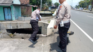Pemudik Asal Pasuruan Tewas Usai Kecelakaan Tunggal di Jombang