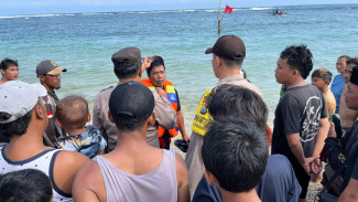 Tiga Santri Hilang Terseret Ombak di Pantai Balekambang, Tim Gabungan Dikerahkan