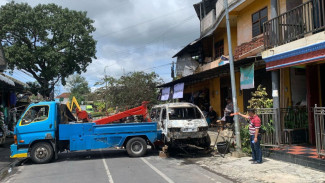Polisi Dalami Kebakaran Mobil yang Diduga Penimbun BBM