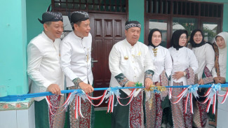 Launching Kegiatan Fisik Program 100 Hari Kerja, Bupati Jombang Resmikan Gedung SD