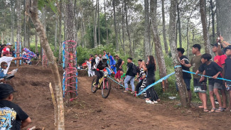 Serunya Adu Kecepatan di Panderman Gravity Park Downhill 2025