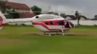 Helikopter Gudang Garam Mendarat Darurat di Jombang karena Cuaca Ekstrem