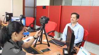 Kini Ada Aturan WNA Wajib ke Kantor Imigrasi Untuk Perpanjangan Izin Tinggal