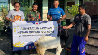 PT Tirta Fresindo Jaya Pasuruan Salurkan Belasan Hewan Kurban untuk Masyarakat