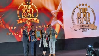 Dirut Bank Jombang Afandi Nugroho Raih Penghargaan Top 10 CEO BPR 2025 versi The Finance