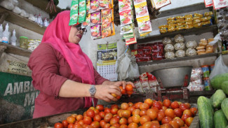 Dilanda Cuaca Ekstrem, Harga Sayuran di Jombang Naik Drastis Tomat Tembus Rp26 Ribu per Kilogram
