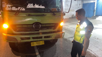 Kecelakaan di Jombang, Pengendara Motor Tewas di Tempat Setelah Tabrak Dump Truk