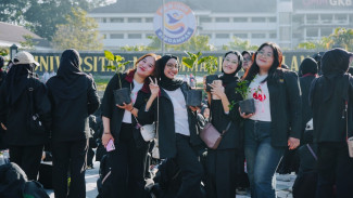 3 Ribu Mahasiswa UMM Berangkat KKN Berbekal Tanaman Ketahanan Pangan