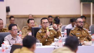 Cak Nur : Yang Malas, Mandek, dan Tak Sinkron, Silahkan Hengkang