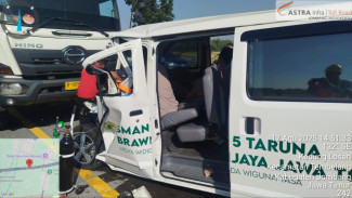 Kecelakaan di Tol Jombang, Granmax Tabrak Truk Box: 4 Orang Luka-luka