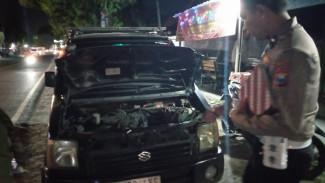 Kecelakaan Maut di Jalan Raya Kabuh Jombang, Pemotor Tewas Tertabrak Mobil