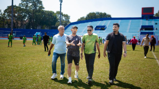 Sejumlah Eks Timnas Ramaikan MS Glow for Men Soccer di Stadion Gajayana