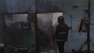 Kebakaran Gudang Ban Bekas di Jombang, Kerugian Capai Rp130 Juta