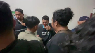 Pemuda Ditangkap Warga Karena Bawa Bom Molotov di Dekat DPRD Kota Malang