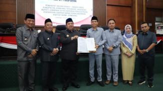 DPRD Sahkan Raperda BPR Bank Jombang Jadi Perda, Bupati: Dorong Ekonomi Kerakyatan