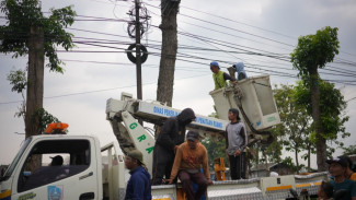 Pemkab Jombang Gelar Operasi Penertiban Kabel Fiber Optik Semrawut di Sejumlah Titik
