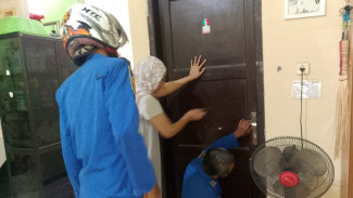 Anak ABK Terkunci di Kamar, Damkar Jombang Lakukan Evakuasi