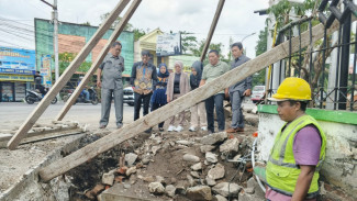 Sidak Proyek Trotoar Senilai 1,6 Miliar di Jombang, Dewan Tak Temukan Pengawas Proyek