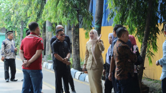 Sidak DPRD Jombang ke PT SGS, Temukan Buruh Plywood Terima Gaji Dicicil
