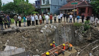 Jalan Cor di Asemgede Jombang Ambrol, PUPR Sebut Akibat Longsor dan Cuaca Ekstrem