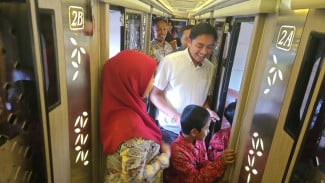 Kenalkan Bus Sultan, PO Juragan 99 Trans Sambangi Murid Sekolah Dasar di Malang