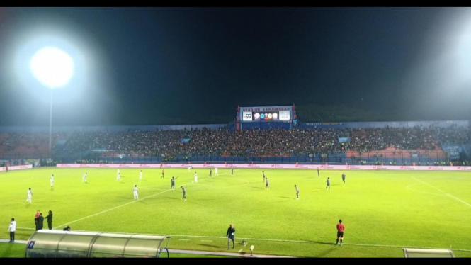 Laga Arema FC kontra PSIS di Stadion Kanjuruhan, Malang