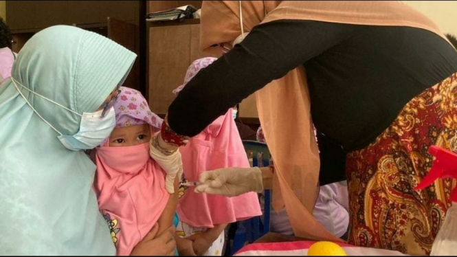 Vaksin anak di Kota Malang