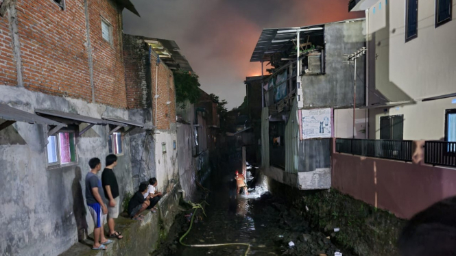 Kebakaran di di Jalan Kemirahan II D/6C Kota Malang,