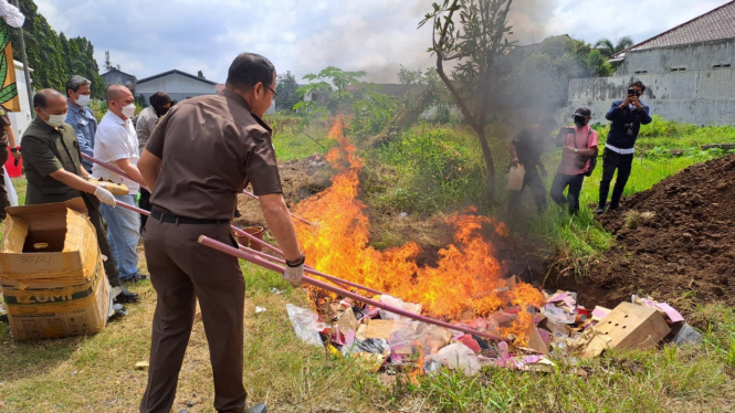 Pemusnahan barang bukti di Kejari Kota Malang