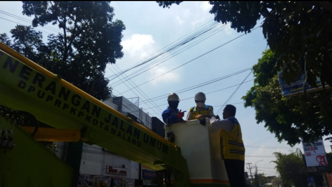 Wali Kota Malang rapikan kabel semrawut