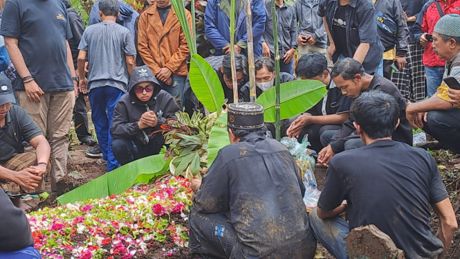 Jenazah Farzah dimakamkan di TPU Sudimoro, Kota Malang