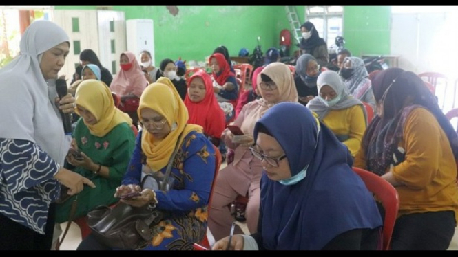 ibu-ibu kelurahan kota malang belajar kelola umkm
