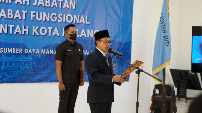 Wali Kota Malang, Sutiaji mengambil sumpah dan melantik jabatan