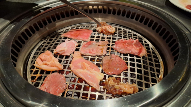 Sajian menu di Gyu-Kaku Japanese BBQ Restaurant