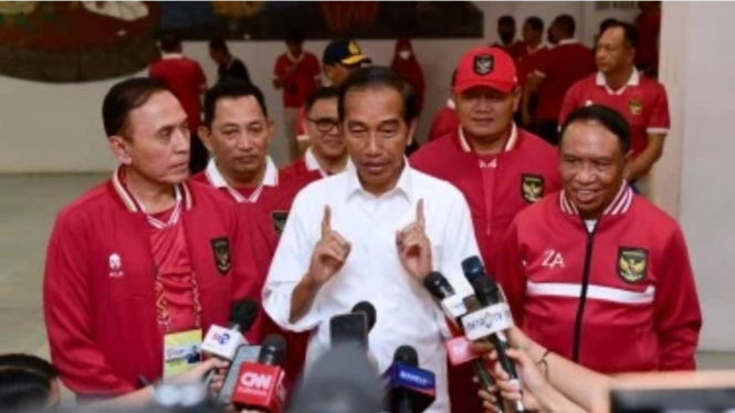 Presiden Jokowi usai laga Indonesia vs Vietnam di SUGBK