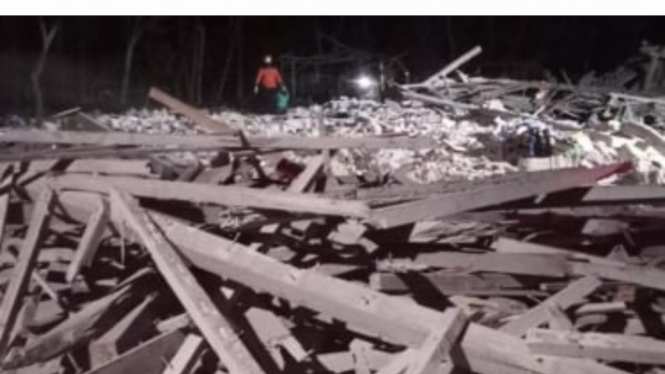 Rumah di Blitar rusak parah akibat ledakan bubuk petasan