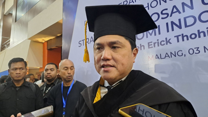 Menteri BUMN, Erick Thohir usai dianugerahi Doktor Honoris Causa