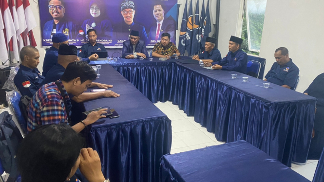 Pengurus dan kader DPD Partai Nasdem Kota Malang