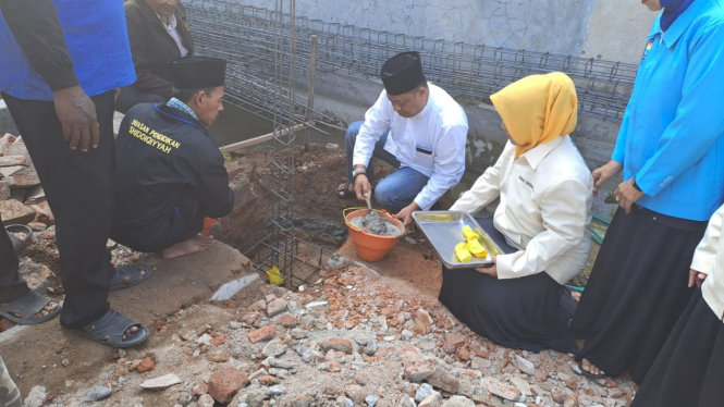 Proses bantuan pembangunan rumah dari Shiddiqiyyah